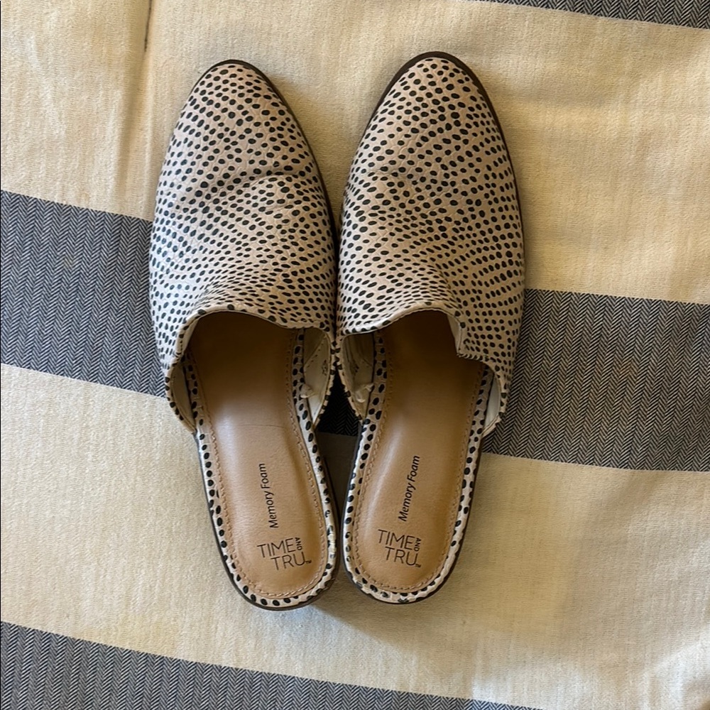 Time and Tru White and Black Flats